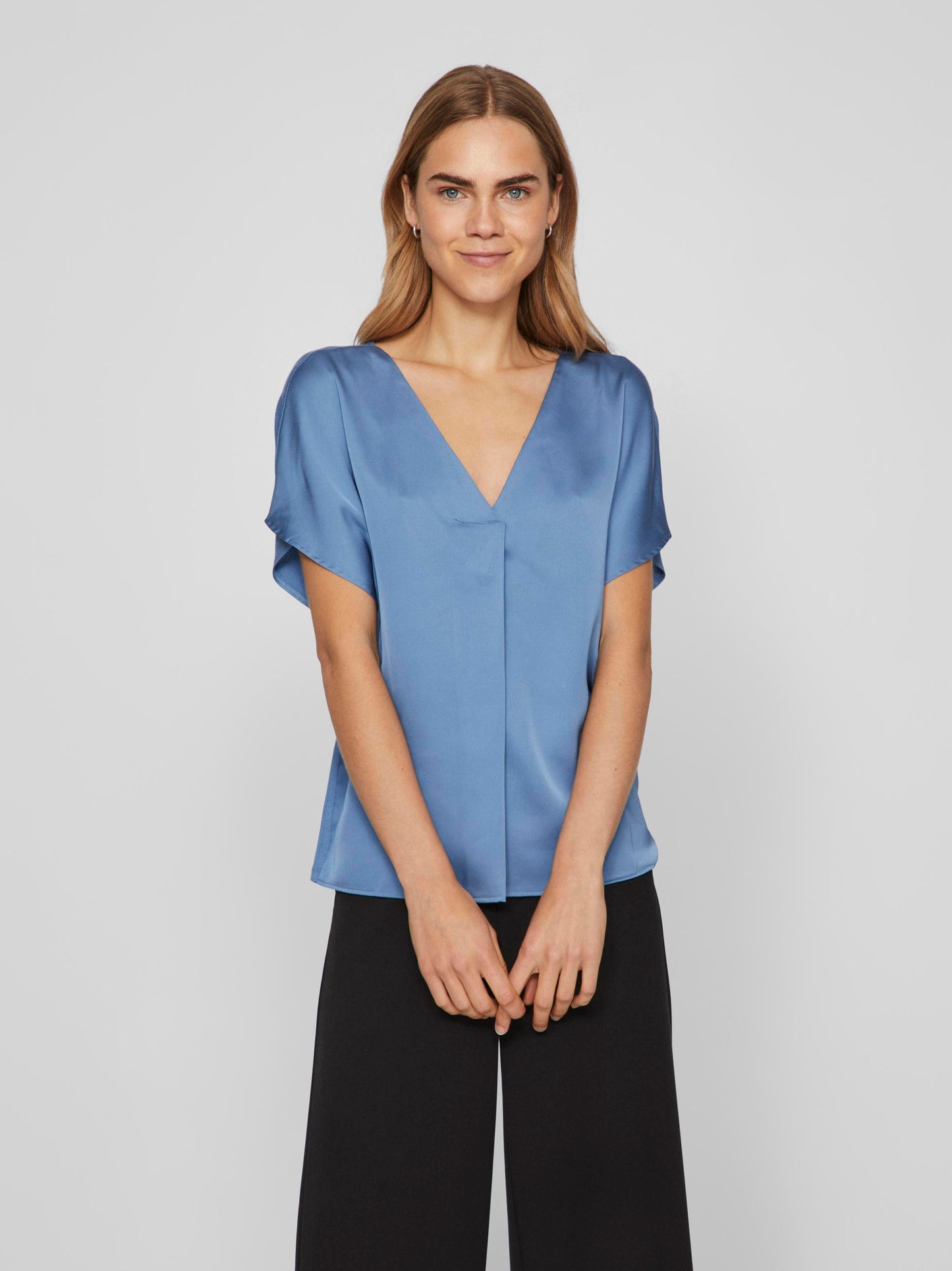 VIELLETTE V-NECK S/S SATIN TOP - NOOS