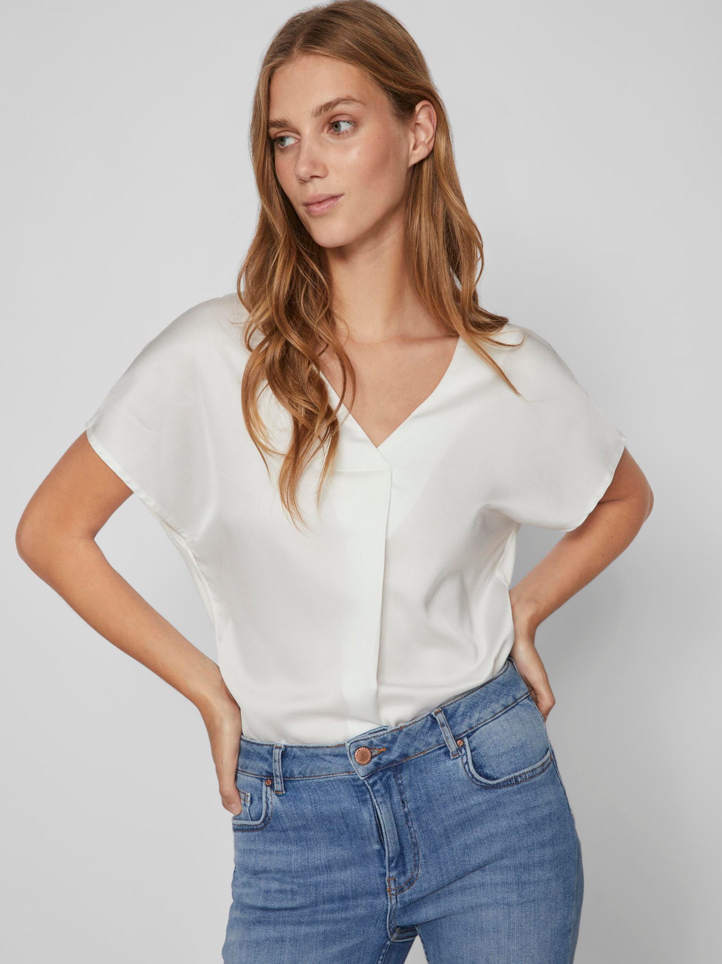 VIELLETTE V-NECK S/S SATIN TOP - NOOS